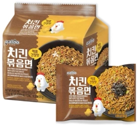 Makaron stir-fry, kurczak z sosem sojowym na ostro 4x130G Paldo